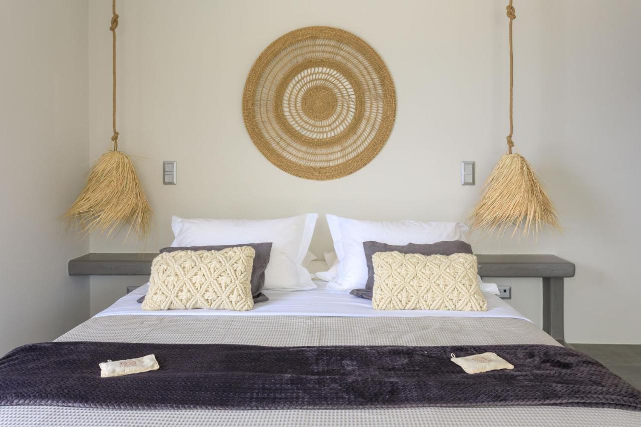 Iliades Luxury Boutique Suites Batsi  Bagian luar foto