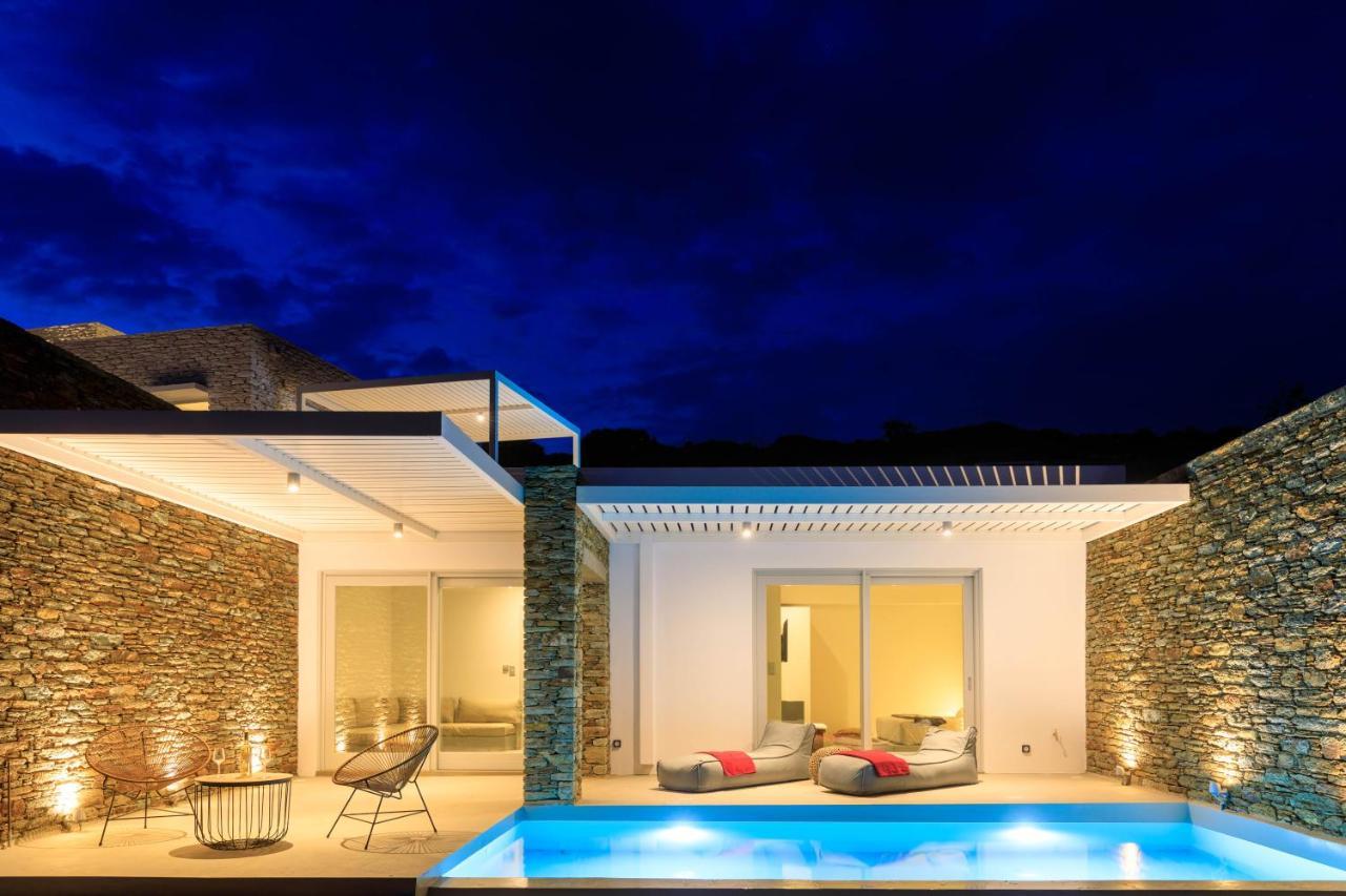 Iliades Luxury Boutique Suites Batsi  Bagian luar foto