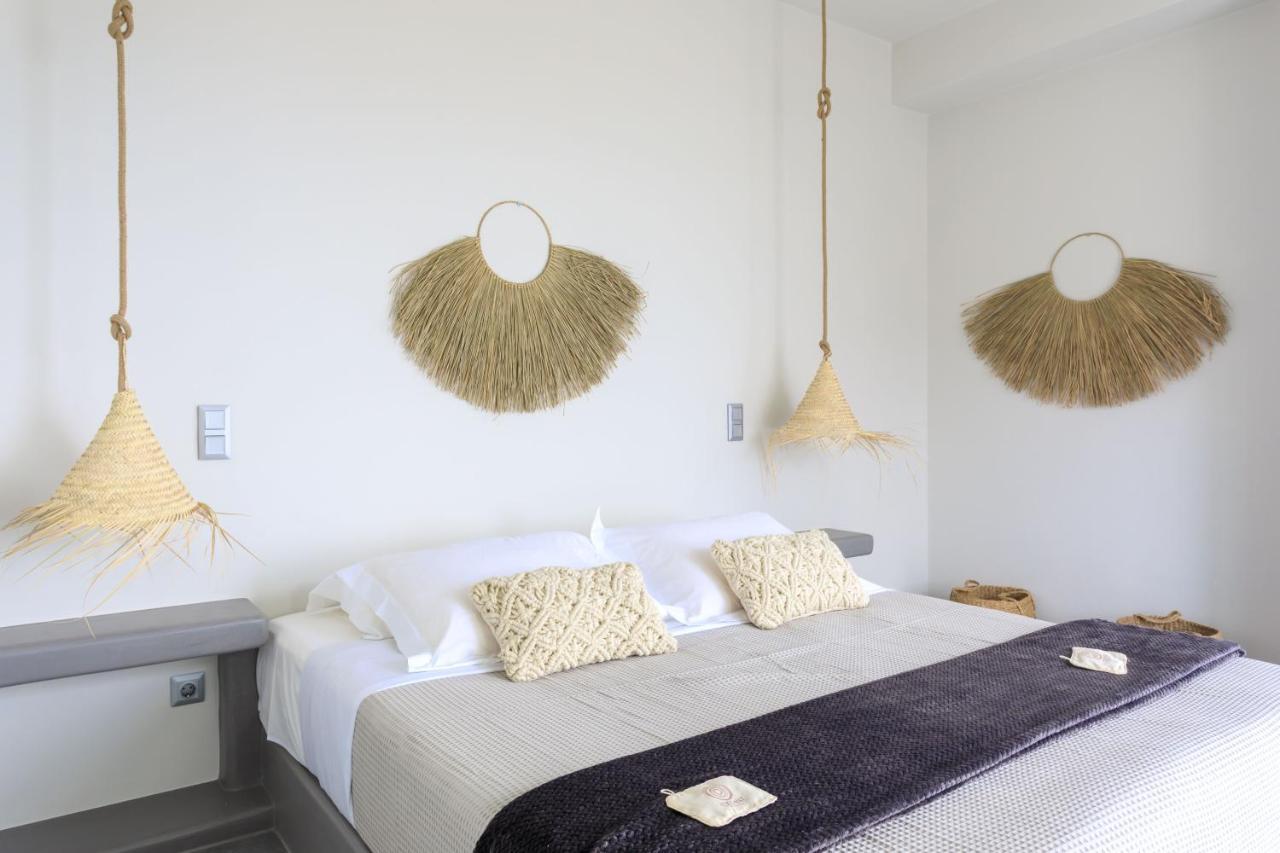 Iliades Luxury Boutique Suites Batsi  Bagian luar foto